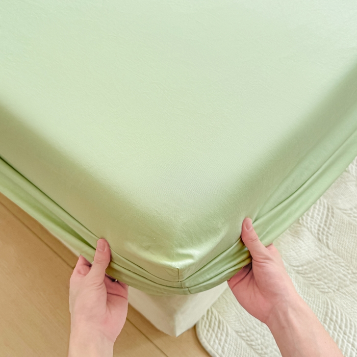 91家纺网 家纺一手货源 找家纺 凡客家居 2025新款全棉纯色简约床笠系列 嫩芽绿