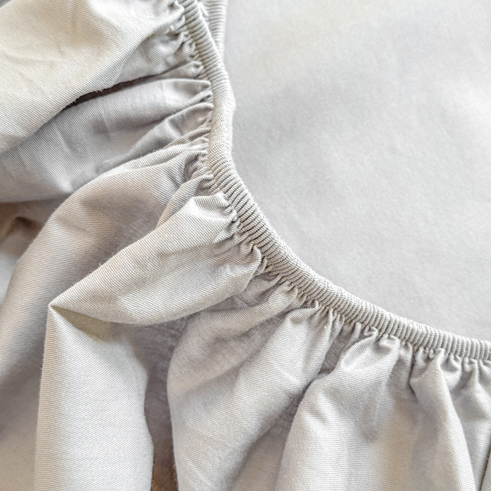 91家纺网 家纺一手货源 找家纺 凡客家居 2025新款全棉纯色简约床笠系列 雅灰