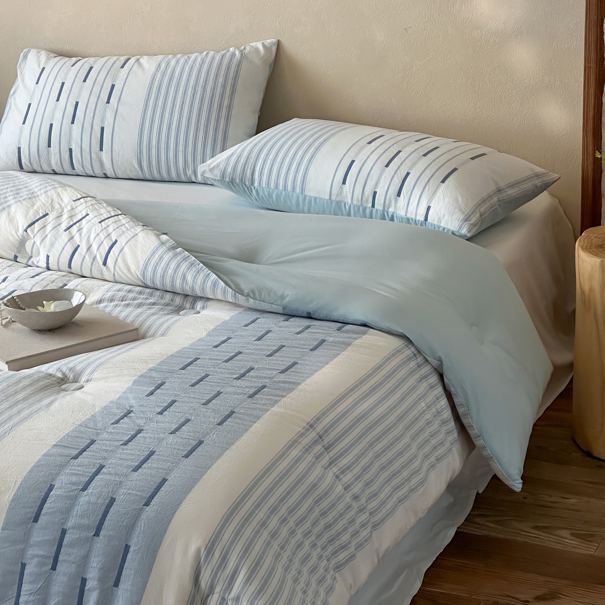 91家纺网 家纺一手货源 找家纺 （总）一加一 2025新款全棉色织简约风艾阳绒抗菌被芯