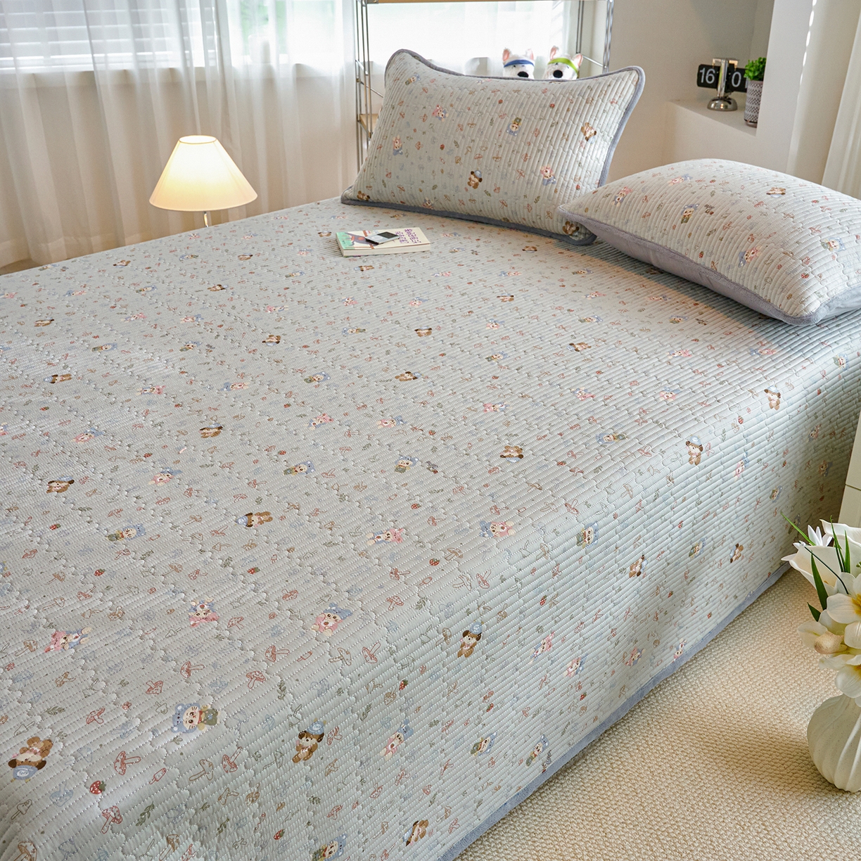 91家纺网 家纺一手货源 找家纺 X猫先生 2025新品棉加绒床盖一面全棉一面牛奶绒床盖炕盖加厚床单床垫四季款 蘑菇小镇（A棉B绒）