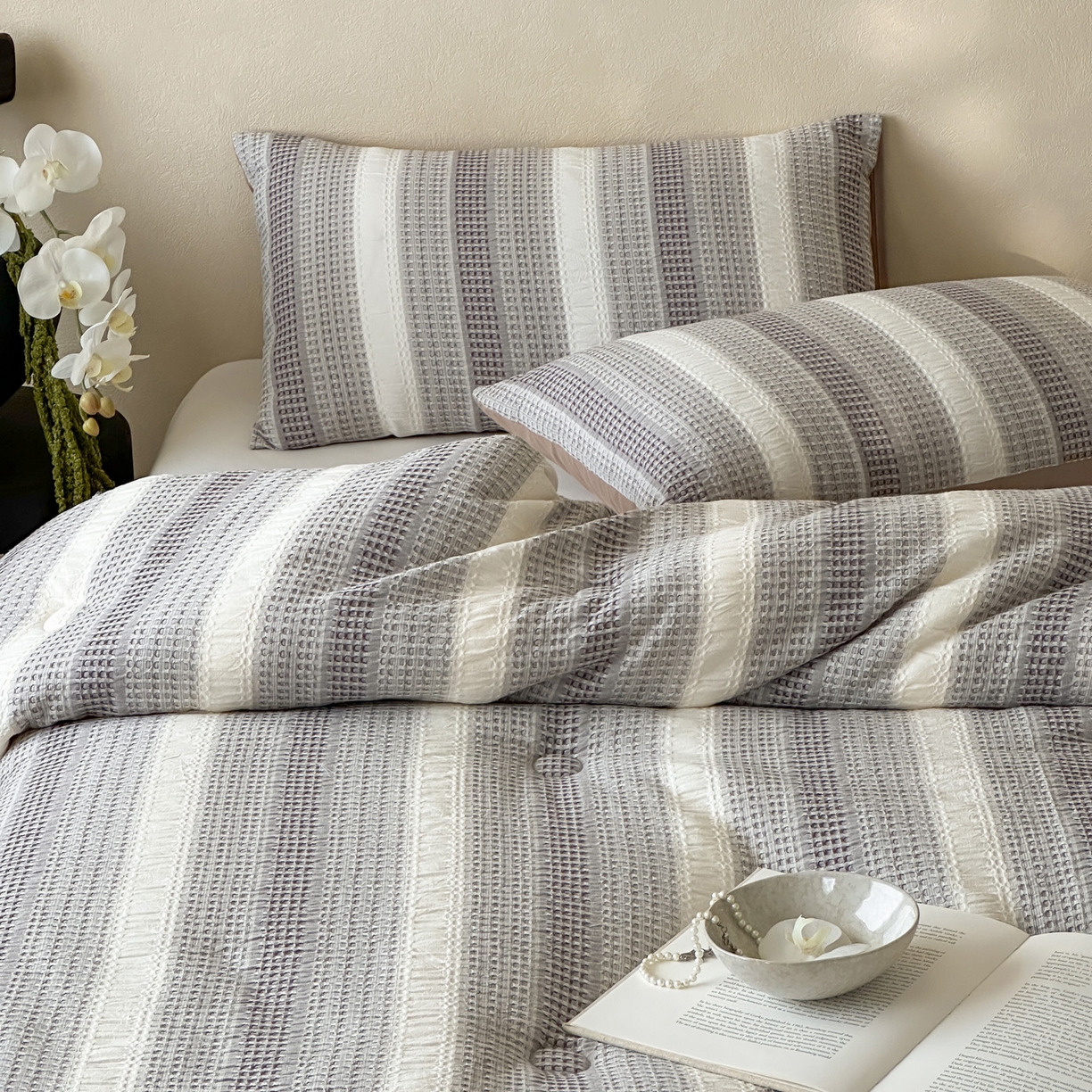 91家纺网 家纺一手货源 找家纺 一加一 2025新款全棉色织简约风艾阳绒抗菌被芯 悠然时光