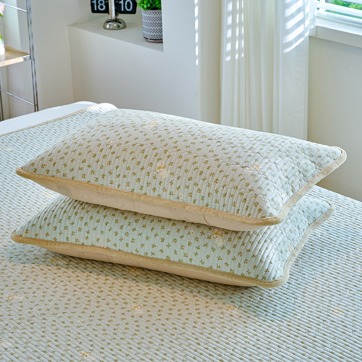 91家纺网 家纺一手货源 找家纺 X猫先生 2025新品棉加绒床盖一面全棉一面牛奶绒床盖炕盖加厚床单床垫四季款 春游兔兔（A棉B绒）