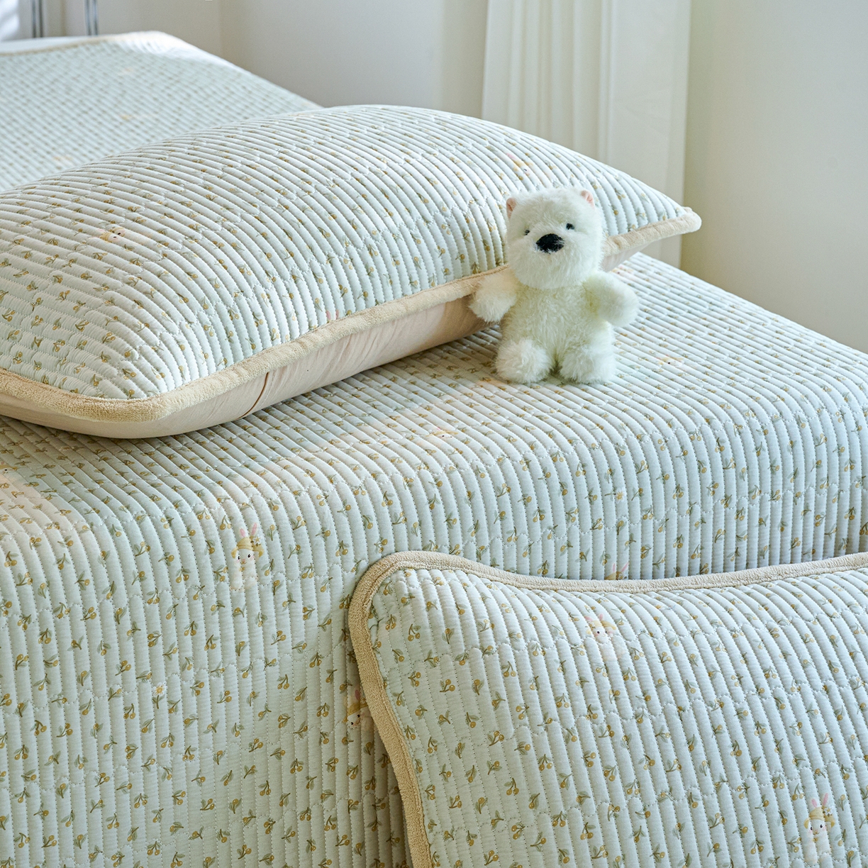 91家纺网 家纺一手货源 找家纺 X猫先生 2025新品棉加绒床盖一面全棉一面牛奶绒床盖炕盖加厚床单床垫四季款 春游兔兔（A棉B绒）