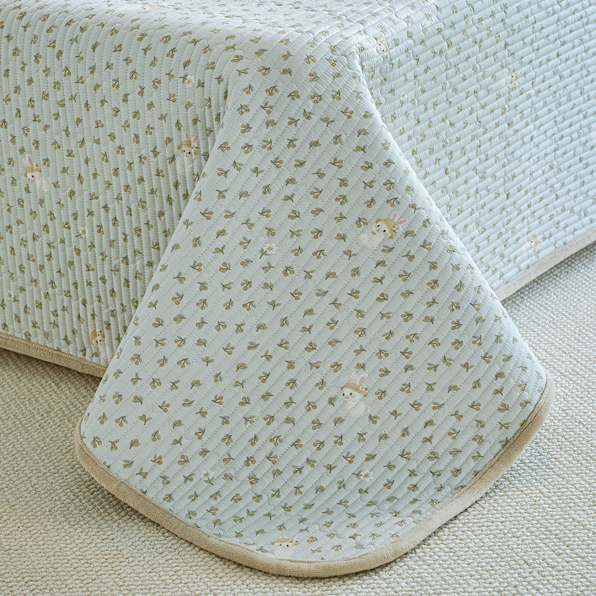 91家纺网 家纺一手货源 找家纺 X猫先生 2025新品棉加绒床盖一面全棉一面牛奶绒床盖炕盖加厚床单床垫四季款 春游兔兔（A棉B绒）