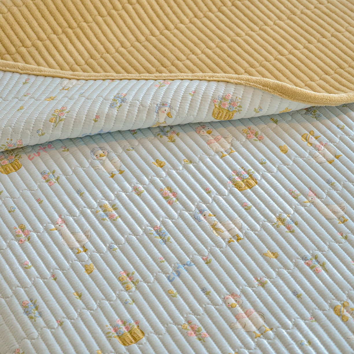 91家纺网 家纺一手货源 找家纺 X猫先生 2025新品棉加绒床盖一面全棉一面牛奶绒床盖炕盖加厚床单床垫四季款 萌萌鸭（A棉B绒）