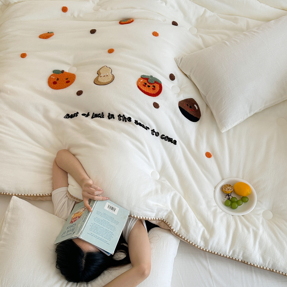 91家纺网 家纺一手货源 找家纺 一加一 2025新款全棉双层皱皱纱毛巾绣抗菌大豆被芯 甜甜小丸子