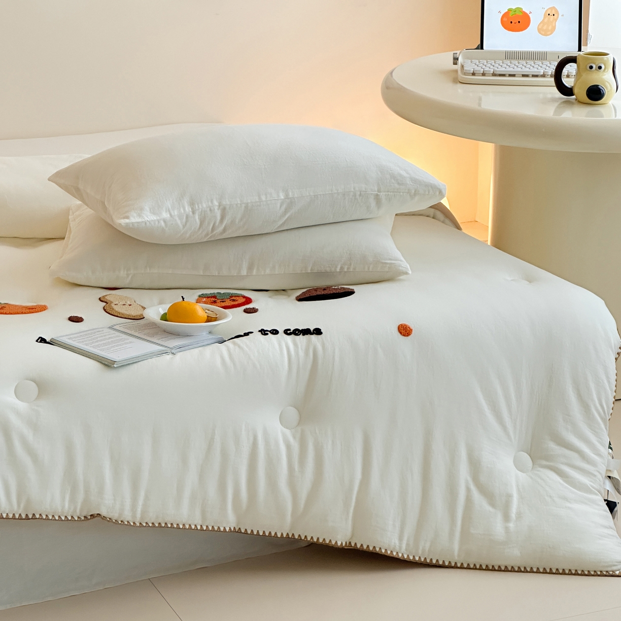 91家纺网 家纺一手货源 找家纺 一加一 2025新款全棉双层皱皱纱毛巾绣抗菌大豆被芯 甜甜小丸子