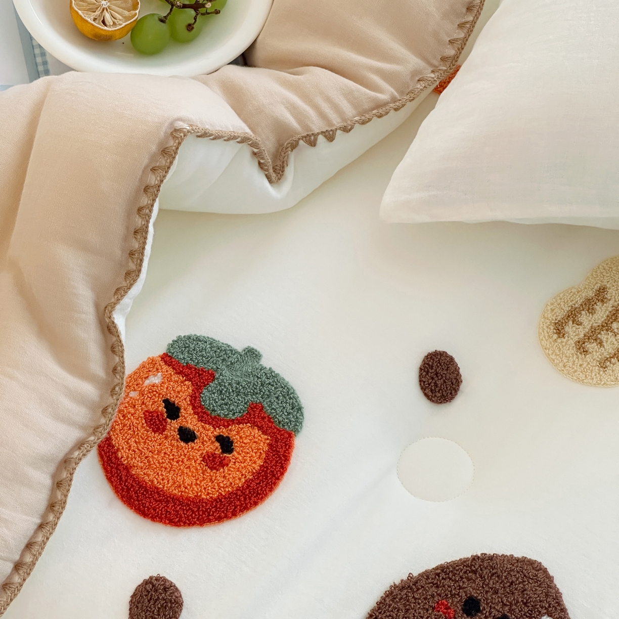 91家纺网 家纺一手货源 找家纺 一加一 2025新款全棉双层皱皱纱毛巾绣抗菌大豆被芯 甜甜小丸子