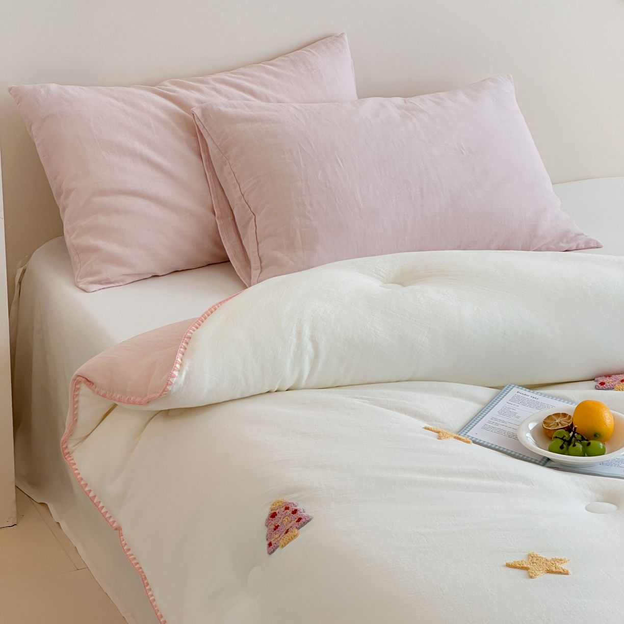 91家纺网 家纺一手货源 找家纺 一加一 2025新款全棉双层皱皱纱毛巾绣抗菌大豆被芯 星愿树