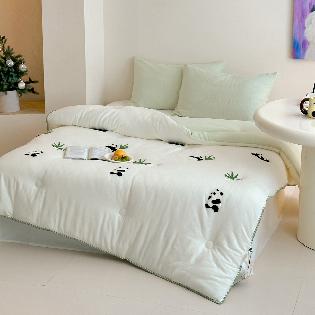 91家纺网 家纺一手货源 找家纺 一加一 2025新款全棉双层皱皱纱毛巾绣抗菌大豆被芯 熊猫派对