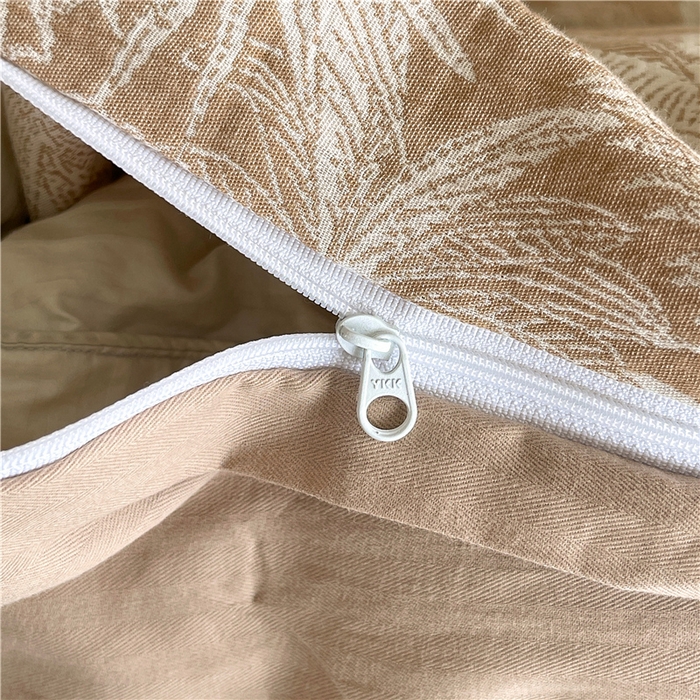 91家纺网 家纺一手货源 找家纺 佰亿莱 2026新款棉麻双层纱四件套 云木林-奶咖