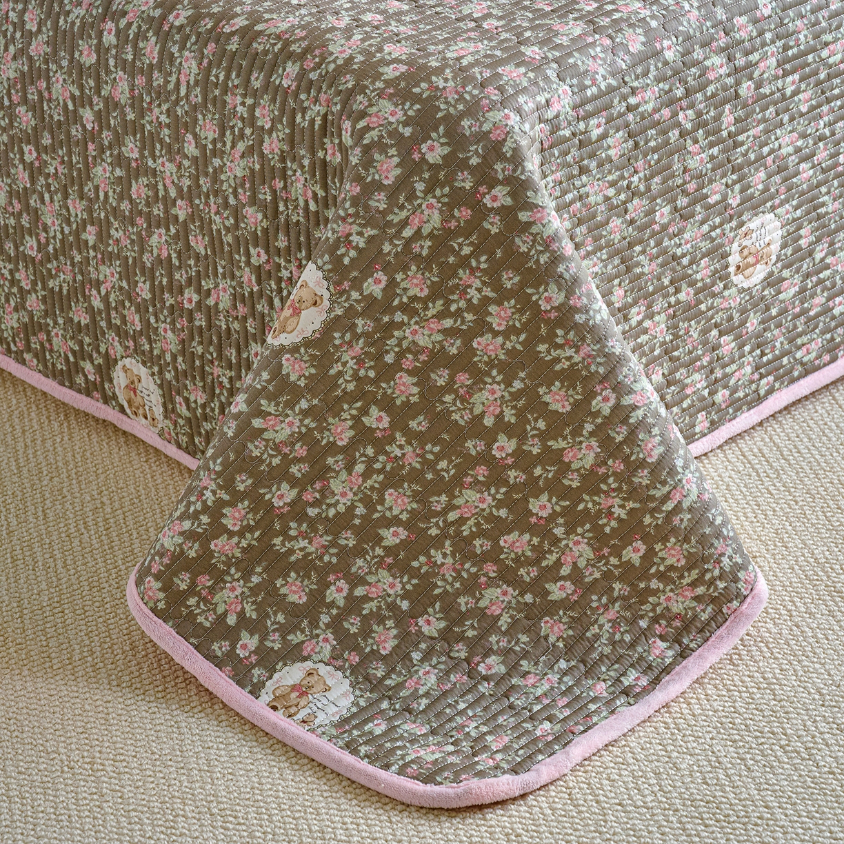 91家纺网 家纺一手货源 找家纺 X猫先生 2025新品棉加绒床盖一面全棉一面牛奶绒床盖炕盖加厚床单床垫四季款 繁华小熊（A棉B绒）