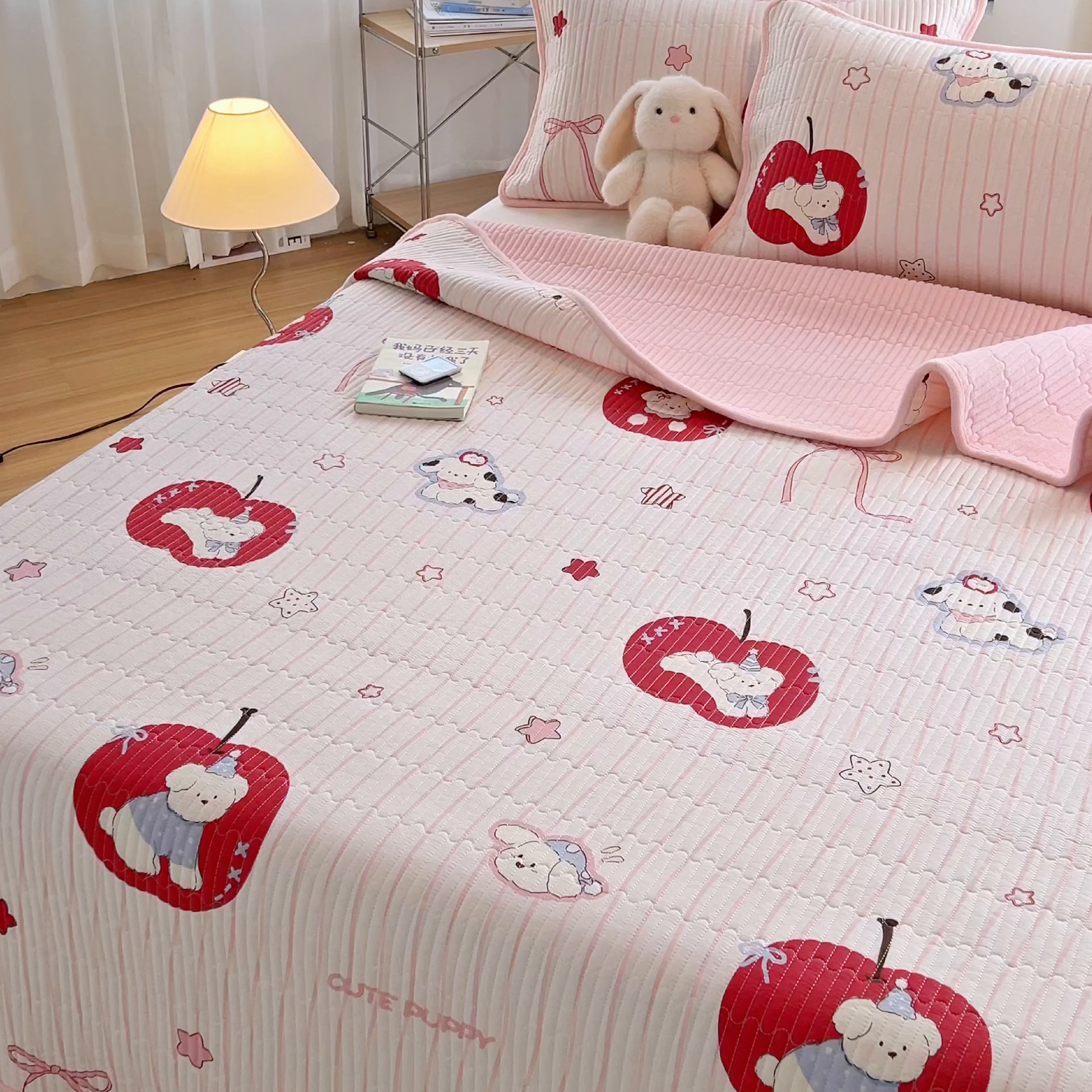 91家纺网 家纺一手货源 找家纺 X猫先生 2025新品棉加绒床盖一面全棉一面牛奶绒床盖炕盖加厚床单床垫四季款 甜心苹果派对（A棉B绒）