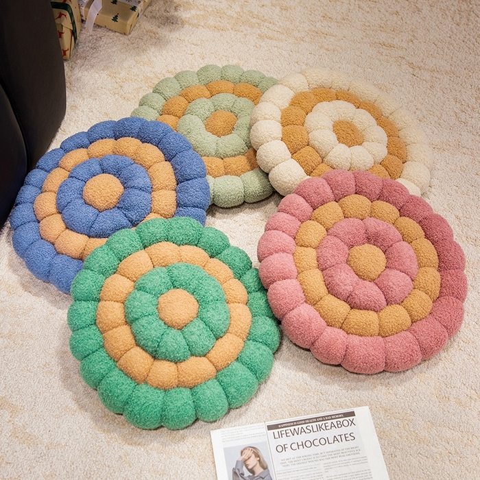 91家纺网 家纺一手货源 找家纺 （总）李帅家居 新款简约甜圈编织饼干坐垫抱枕靠垫拍照道具泰迪绒椅子垫