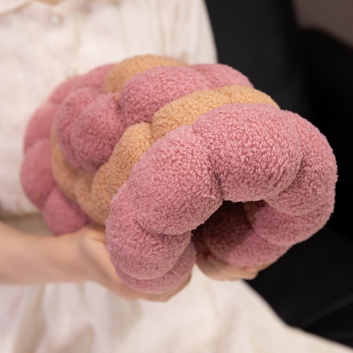 91家纺网 家纺一手货源 找家纺 （总）李帅家居 新款简约甜圈编织饼干坐垫抱枕靠垫拍照道具泰迪绒椅子垫