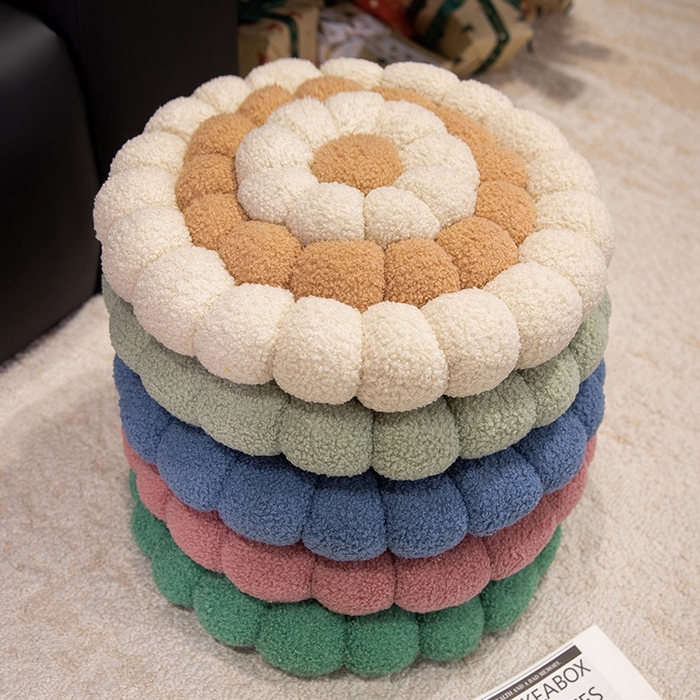 91家纺网 家纺一手货源 找家纺 （总）李帅家居 新款简约甜圈编织饼干坐垫抱枕靠垫拍照道具泰迪绒椅子垫