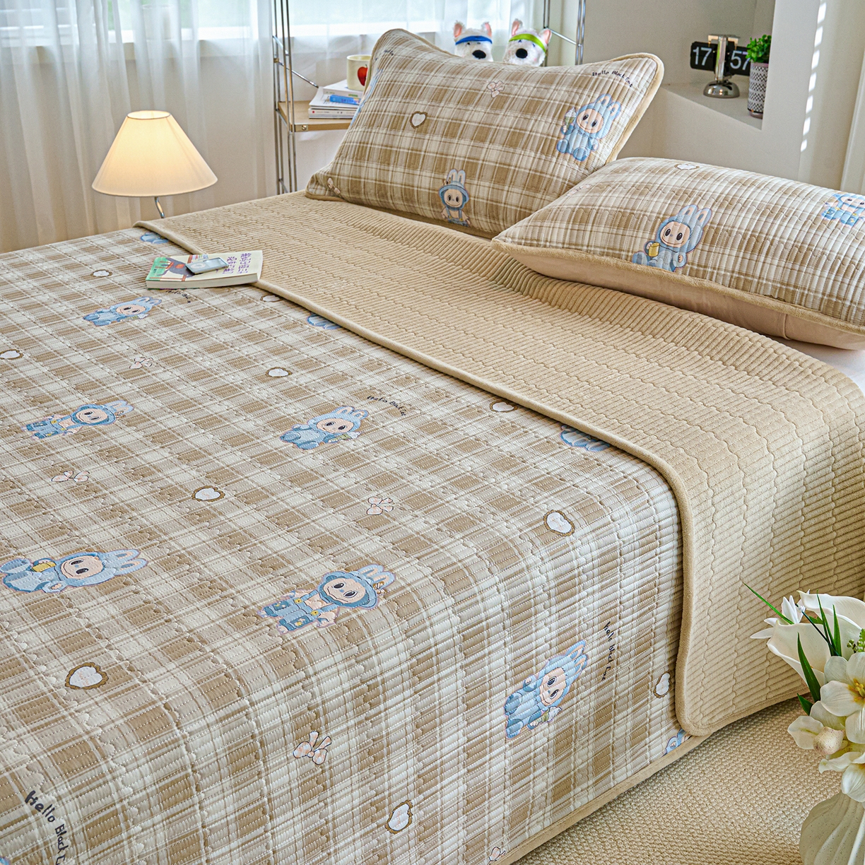 91家纺网 家纺一手货源 找家纺 X猫先生 2025新品棉加绒床盖一面全棉一面牛奶绒床盖炕盖加厚床单床垫四季款 拉布兔兔（A棉B绒）