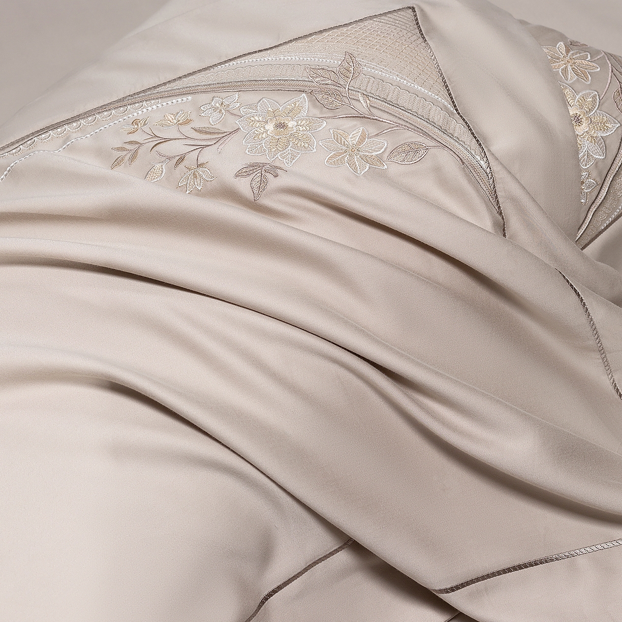 91家纺网 家纺一手货源 找家纺 高大尚婚庆馆 2025新款磨毛四件套-梦语 梦语-香槟金