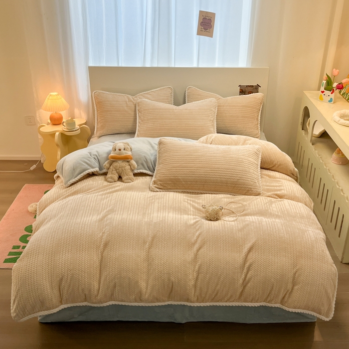 91家纺网 家纺一手货源 找家纺 酱子 2025新款成品提花包边牛奶绒四件套 提花-杏灰