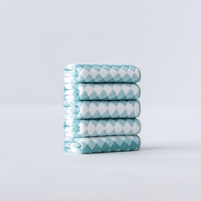 91家纺网 家纺一手货源 找家纺 （总）彩虹毛巾 加厚珊瑚绒毛巾浴巾套装三色格珊瑚绒吸水干发巾跨境外贸毛巾浴巾两件套女生洗澡毛浴巾方巾毛巾浴巾三件套