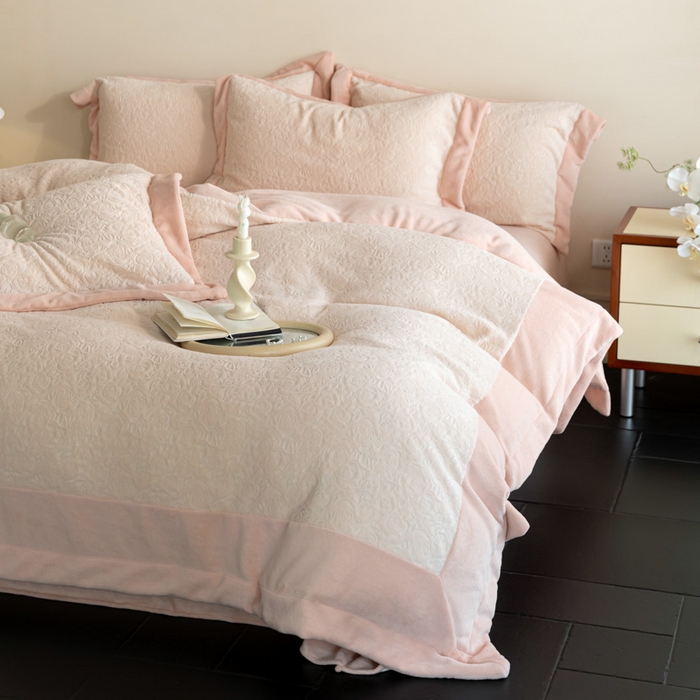 91家纺网 家纺一手货源 找家纺 （总）云栖家居 2025秋冬新款消光立体雕花A类牛奶绒-暖意融融系列