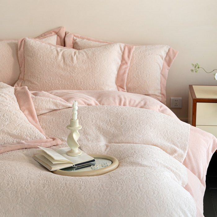 91家纺网 家纺一手货源 找家纺 （总）云栖家居 2025秋冬新款消光立体雕花A类牛奶绒-暖意融融系列