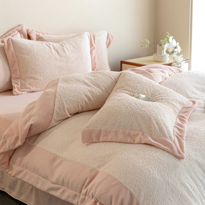 91家纺网 家纺一手货源 找家纺 （总）云栖家居 2025秋冬新款消光立体雕花A类牛奶绒-暖意融融系列