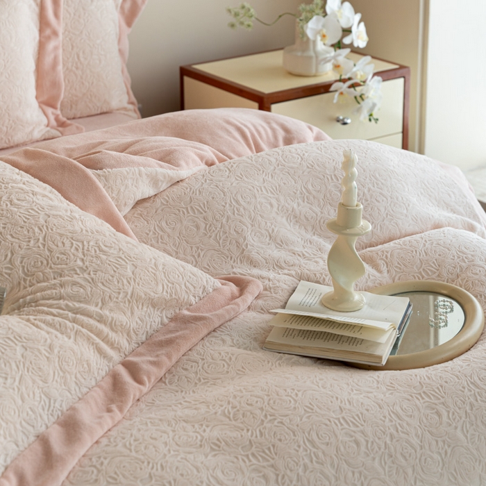 91家纺网 家纺一手货源 找家纺 （总）云栖家居 2025秋冬新款消光立体雕花A类牛奶绒-暖意融融系列