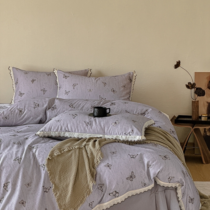 91家纺网 家纺一手货源 找家纺 舒慕家纺 2025新款全棉磨毛花边赫本风磨毛四件套（送高端包装） 梦蝶-紫