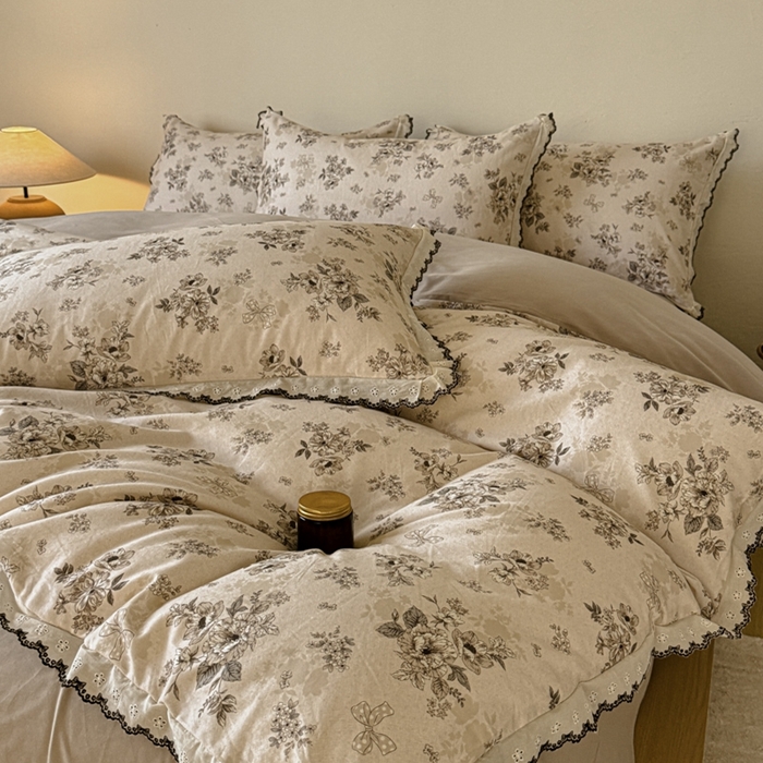 91家纺网 家纺一手货源 找家纺 舒慕家纺 2025新款全棉磨毛花边赫本风磨毛四件套（送高端包装） 雷雅 -米