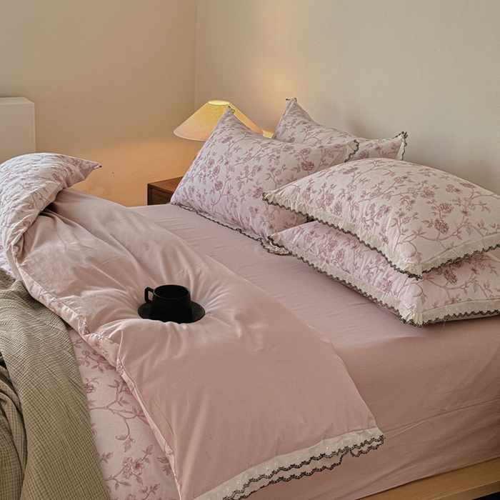 91家纺网 家纺一手货源 找家纺 （总）舒慕家纺 2025新款全棉磨毛花边赫本风磨毛四件套（送高端包装）