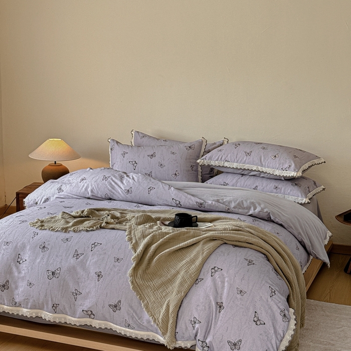 91家纺网 家纺一手货源 找家纺 舒慕家纺 2025新款全棉磨毛花边赫本风磨毛四件套（送高端包装） 梦蝶-紫