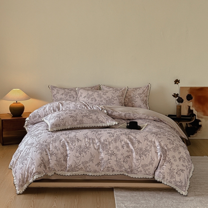 91家纺网 家纺一手货源 找家纺 舒慕家纺 2025新款全棉磨毛花边赫本风磨毛四件套（送高端包装） 花眠-咖