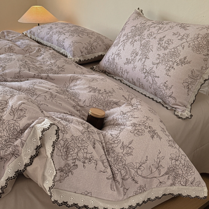 91家纺网 家纺一手货源 找家纺 舒慕家纺 2025新款全棉磨毛花边赫本风磨毛四件套（送高端包装） 花眠-咖