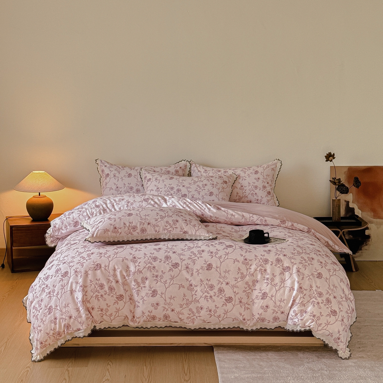 舒慕家纺 2025新款全棉磨毛花边赫本风磨毛四件套（送高端包装） 花间柔光-粉