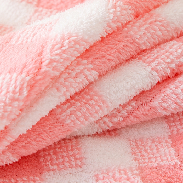 91家纺网 家纺一手货源 找家纺 彩虹毛巾 加厚珊瑚绒毛巾浴巾套装三色格珊瑚绒吸水干发巾跨境外贸毛巾浴巾两件套女生洗澡毛浴巾方巾毛巾浴巾三件套 70*140cm浴巾-粉白2条装 均码