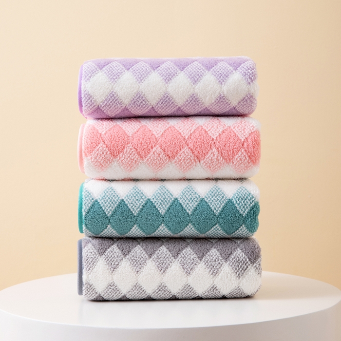 91家纺网 家纺一手货源 找家纺 彩虹毛巾 加厚珊瑚绒毛巾浴巾套装三色格珊瑚绒吸水干发巾跨境外贸毛巾浴巾两件套女生洗澡毛浴巾方巾毛巾浴巾三件套 70*140cm浴巾-灰白2条装 均码