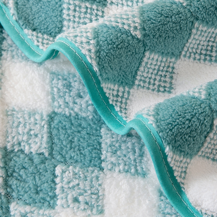 91家纺网 家纺一手货源 找家纺 彩虹毛巾 加厚珊瑚绒毛巾浴巾套装三色格珊瑚绒吸水干发巾跨境外贸毛巾浴巾两件套女生洗澡毛浴巾方巾毛巾浴巾三件套 70*140cm浴巾-绿白2条装 均码