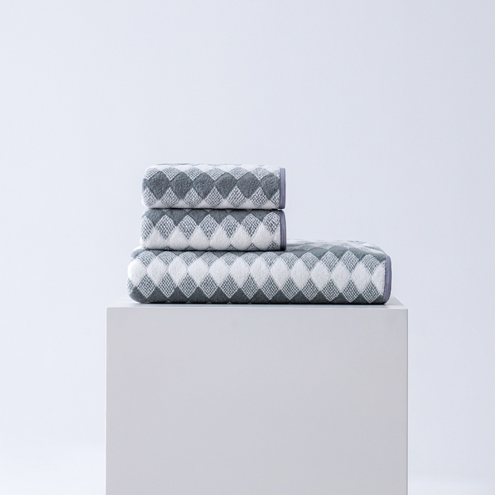 彩虹毛巾 加厚珊瑚绒毛巾浴巾套装三色格珊瑚绒吸水干发巾跨境外贸毛巾浴巾两件套女生洗澡毛浴巾方巾毛巾浴巾三件套 灰白-1条浴巾+2条毛巾 均码