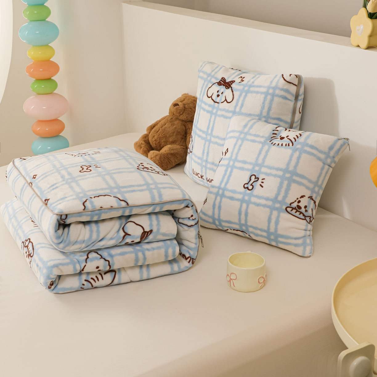 91家纺网 家纺一手货源 找家纺 （总）番茄+ 2025新款牛奶绒卡通印花抱枕被