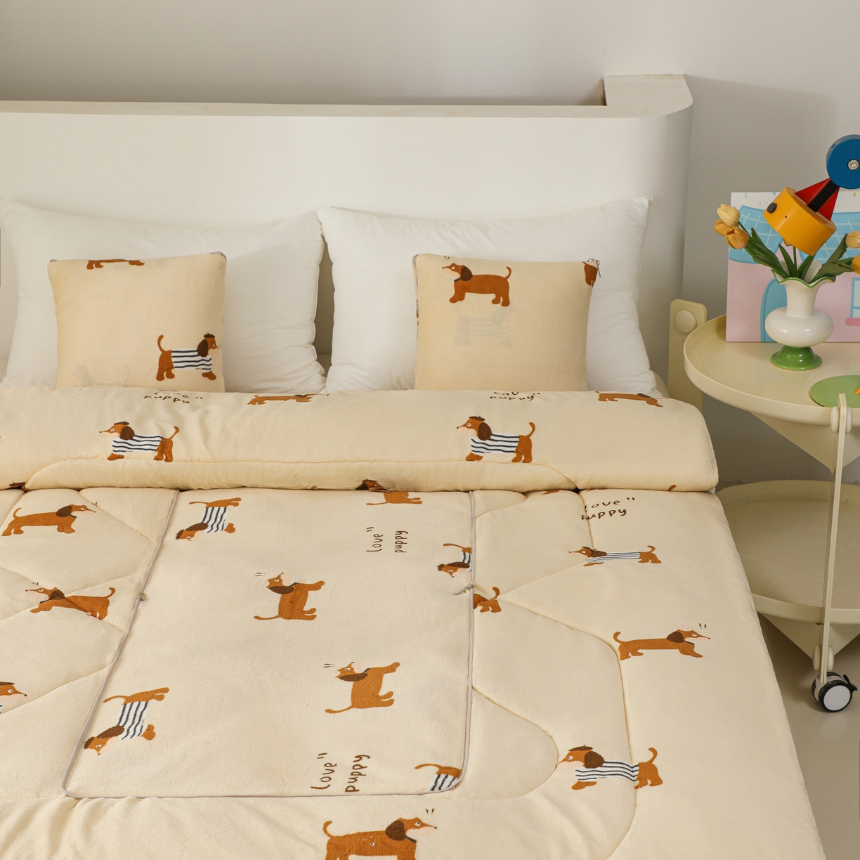 番茄+ 2025新款牛奶绒卡通印花抱枕被 腊肠小狗