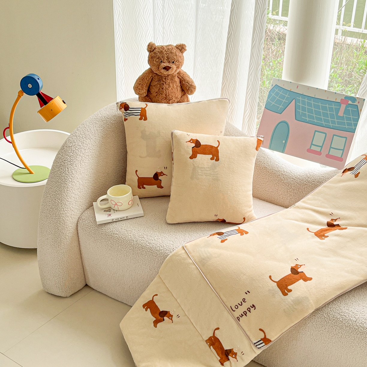 91家纺网 家纺一手货源 找家纺 番茄+ 2025新款牛奶绒卡通印花抱枕被 腊肠小狗