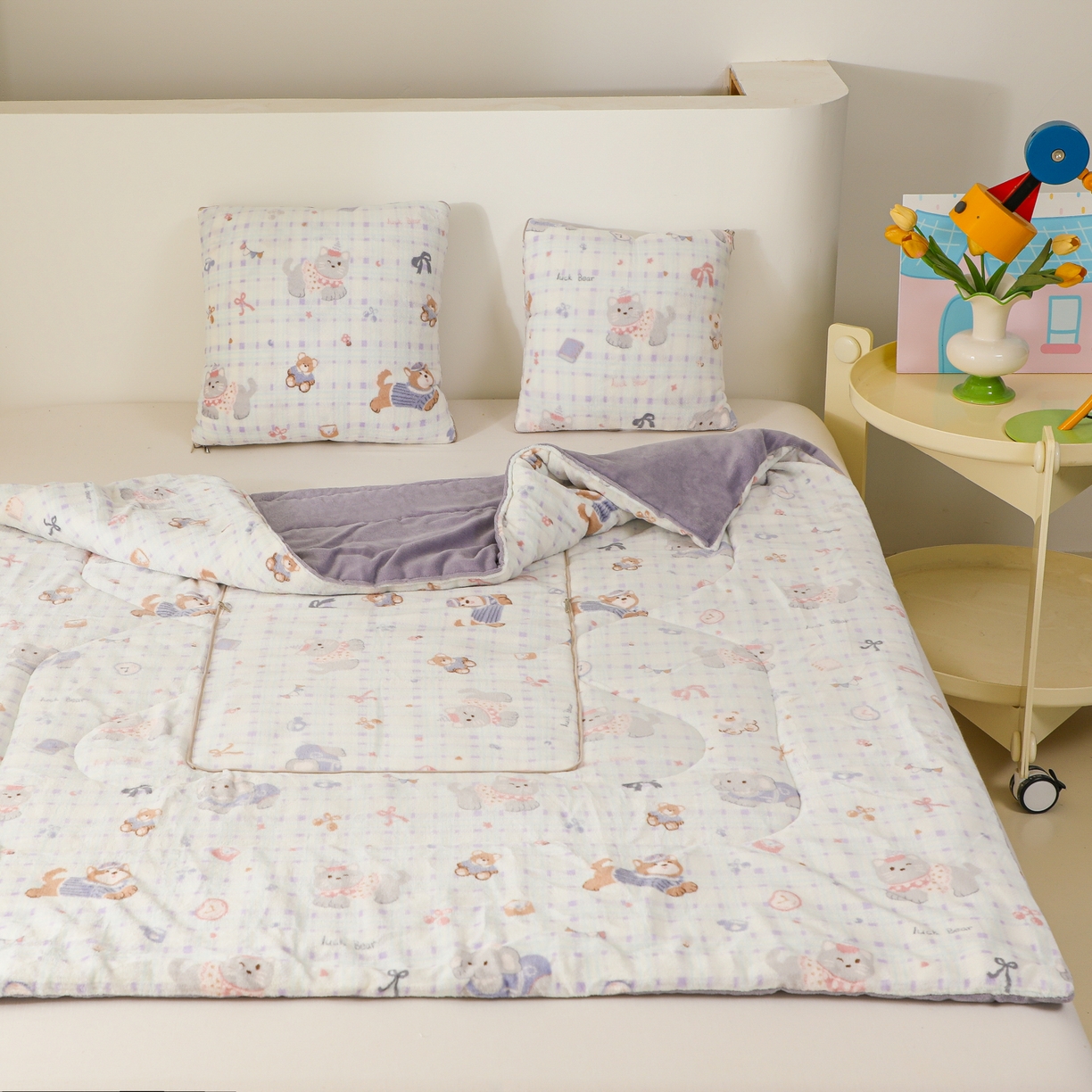 91家纺网 家纺一手货源 找家纺 番茄+ 2025新款牛奶绒卡通印花抱枕被 小象与猫咪