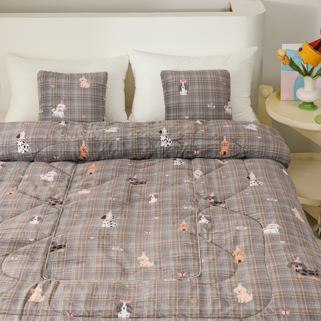 番茄+ 2025新款牛奶绒卡通印花抱枕被 宠物乐园