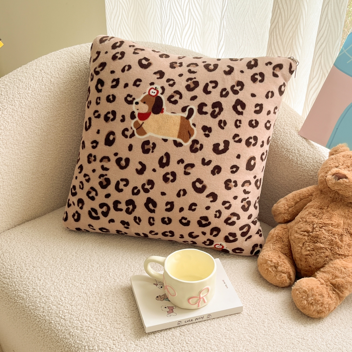 91家纺网 家纺一手货源 找家纺 番茄+ 2025新款牛奶绒卡通印花抱枕被 豹点狗