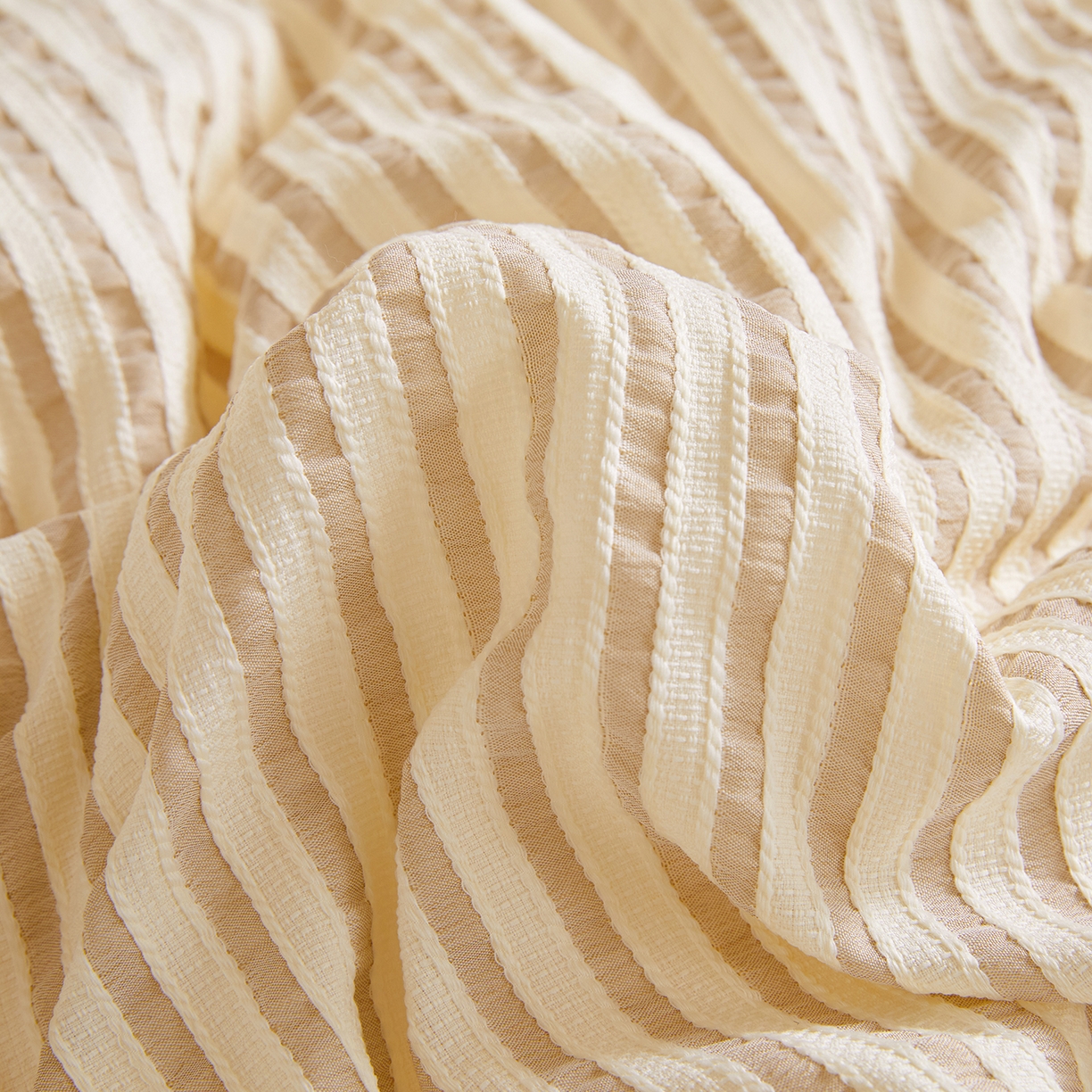 91家纺网 家纺一手货源 找家纺 金喜家居 2025秋冬新款色织提花大豆被学生被被子被芯春秋被冬被 奶油咖