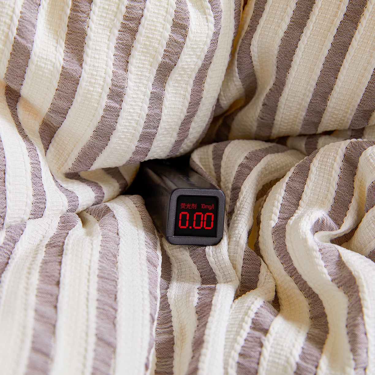 91家纺网 家纺一手货源 找家纺 金喜家居 2025秋冬新款色织提花大豆被学生被被子被芯春秋被冬被 杏子灰