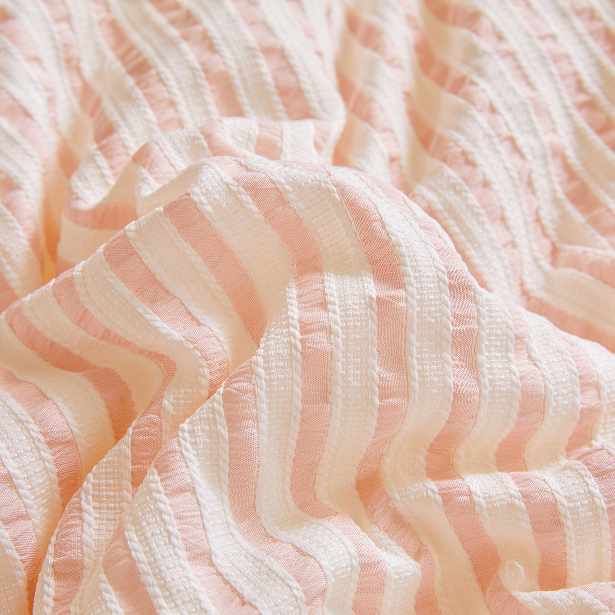 91家纺网 家纺一手货源 找家纺 金喜家居 2025秋冬新款色织提花大豆被学生被被子被芯春秋被冬被 樱花粉