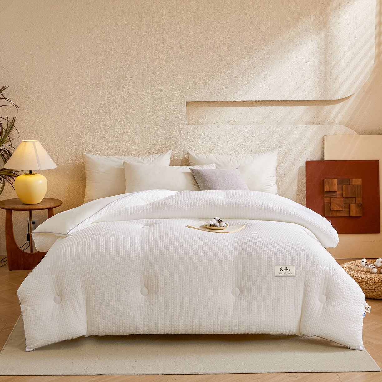 91家纺网 家纺一手货源 找家纺 金喜家居 2025秋冬新款色织提花大豆被学生被被子被芯春秋被冬被 月光白