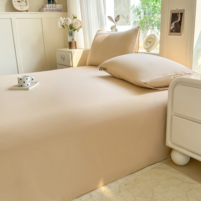 91家纺网 家纺一手货源 找家纺 凡客家居 2025新款全棉纯色简约单品床单系列 奶茶